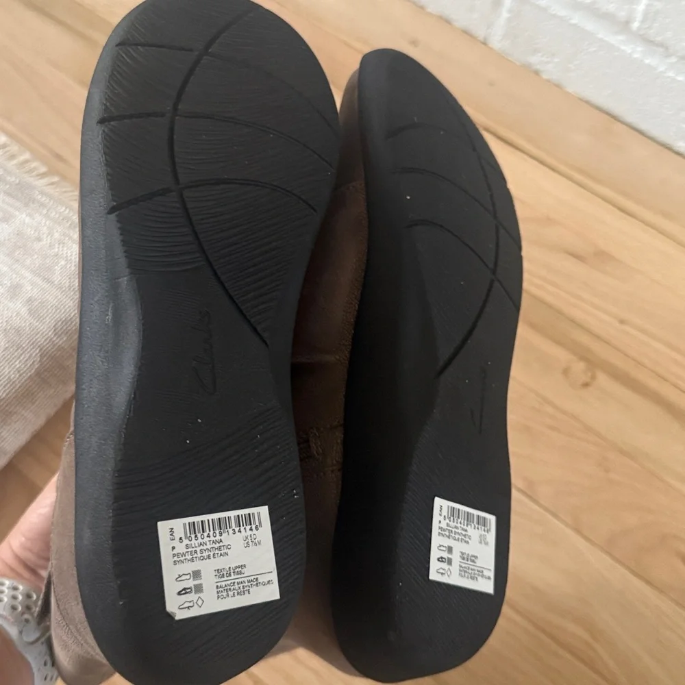 Clarks Cloudsteppers Sillian Tana pewter Ruched Ankle Booties 7.5 new - Picture 4 of 6